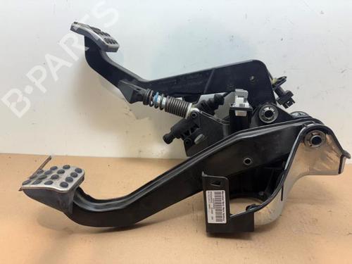 Used Break pedal Break pedal 38824349 38824349