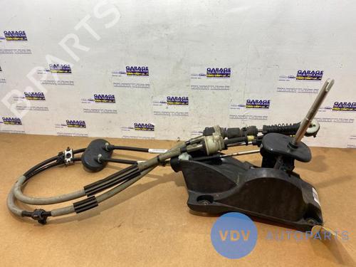 Used Gear lever MERCEDES-BENZ CLA Coupe (C117) CLA 200 CDI / d (117.308) (136 hp) 25951790