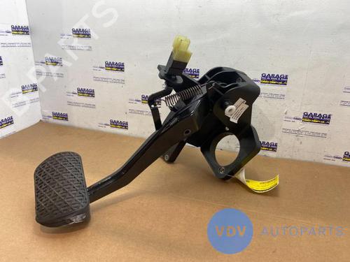 Used Break pedal MERCEDES-BENZ A-CLASS (W169) A 160 (169.031, 169.331) (95 hp) 25952706