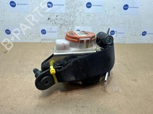 front-right-seatbelt-mercedes-benz-cla-shooting-brake-x118-2019-38835186 main image