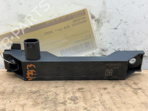 antennabase-mercedes-benz-gla-h247-2020-38821620 main image