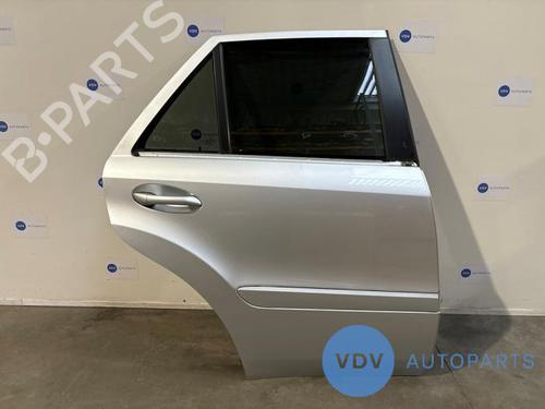 Used Right rear door MERCEDES-BENZ M-CLASS (W164) ML 320 CDI 4-matic (164.124, 164.125, 164.122) (211 hp) 25961120
