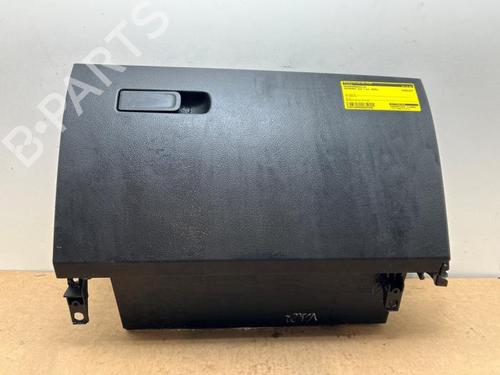 glove-box-mercedes-benz-cla-shooting-brake-x118-2019-38822163 main image