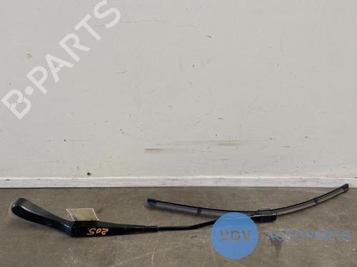 Used Front windshield wiper arm MERCEDES-BENZ C-CLASS (W205) C 180 (205.076) (156 hp) 25949899