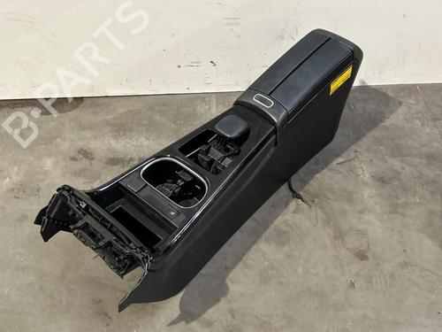 middle-console-mercedes-benz-a-class-w177-2018-38822516 main image