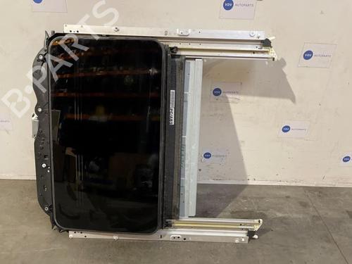 sunroof-mercedes-benz-e-class-t-model-s212-2009-2010-2011-2012-2013-2014-2015-2016-38830083 main image