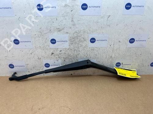 front-windshield-wiper-arm-mercedes-benz-e-class-t-model-s212-2009-2010-2011-2012-2013-2014-2015-2016-38834195 main image