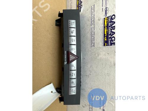 Used Switch MERCEDES-BENZ SLK (R171) 200 Kompressor (171.445) (184 hp) 25950772