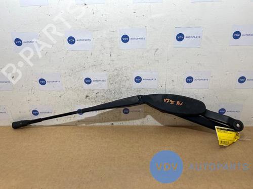 Used Front windshield wiper arm MERCEDES-BENZ C-CLASS (W205) C 180 (205.040, 205.140) (156 hp) 25968316