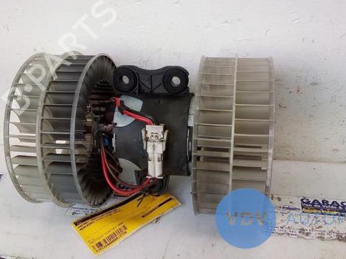 Used Heater blower motor MERCEDES-BENZ VITO / MIXTO Van (W639) 110 CDI (639.601, 639.603, 639.605) (95 hp) 25942785