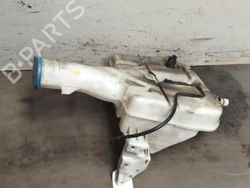 Used Windscreen washer tank Windscreen washer tank 39230253 39230253