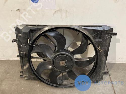 Koelventilatormotor MERCEDES-BENZ GLA-CLASS (X156) GLA 220 CDI (156.903) (170 hp) 25964399