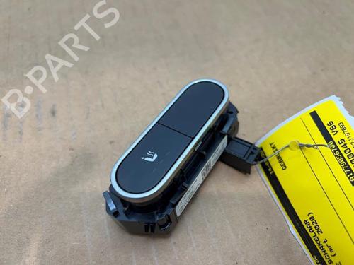 switch-mercedes-benz-a-class-saloon-v177-2018-38819793 main image