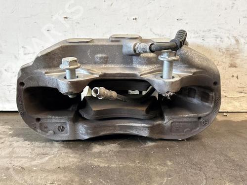 Left front brake caliper MERCEDES-BENZ C-CLASS (W206) C 180 (206.041) | BP38819369M105 - Image 7