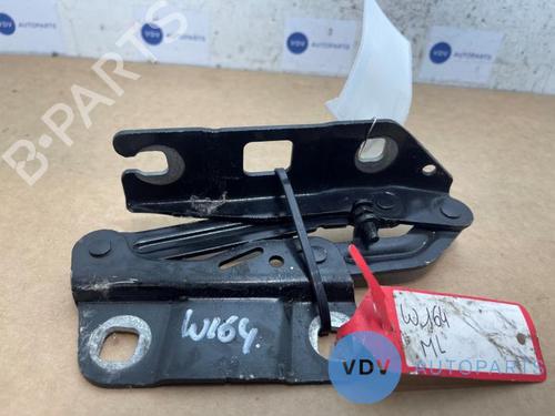 Used Hinge/Door check strap MERCEDES-BENZ M-CLASS (W164) ML 320 CDI 4-matic (164.124, 164.125, 164.122) (211 hp) 25968155