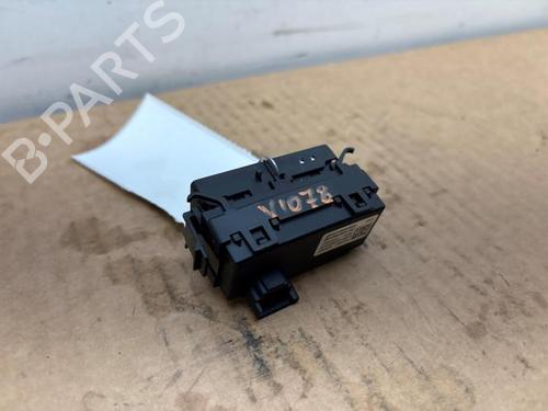 switch-mercedes-benz-e-class-w212-2009-2010-2011-2012-2013-2014-2015-2016-38822760 main image