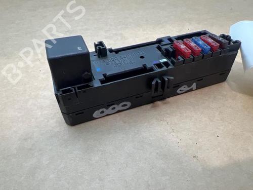Used Fuse box Fuse box 38831681 38831681
