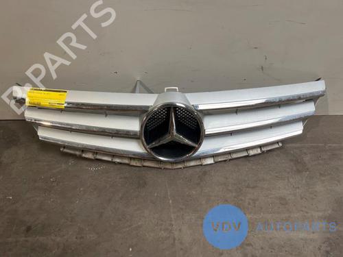 Grill MERCEDES-BENZ A-CLASS (W169) A 180 CDI (169.007, 169.307) (109 hp) 29380874