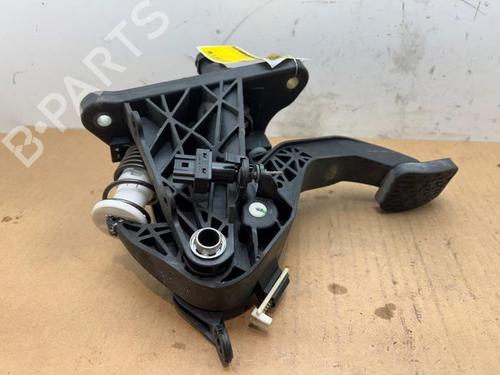 Used Clutch pedal Clutch pedal 38820570 38820570