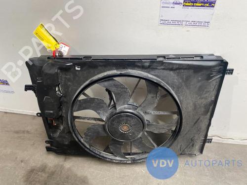 Used Radiator fan MERCEDES-BENZ CLA Coupe (C117) CLA 180 CDI / d (117.312) (109 hp) 25947792