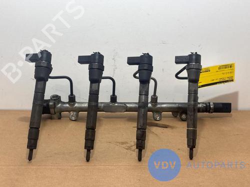 Used Injection rail MERCEDES-BENZ C-CLASS (W203) C 200 CDI (203.004) (116 hp) 27374933