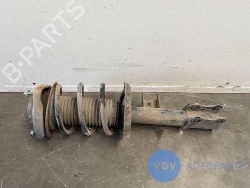 Used Right front shock absorber MERCEDES-BENZ GLA-CLASS (X156) GLA 200 (156.943) (150 hp) 25949904