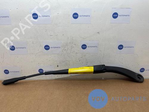 Used Front windshield wiper arm MERCEDES-BENZ GLA-CLASS (X156) GLA 200 CDI / d (156.908) (136 hp) 25962412