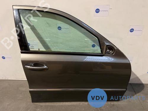 Used Right front door MERCEDES-BENZ E-CLASS (W211) E 200 CDI (211.007) (136 hp) 25968546