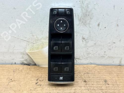 switch-mercedes-benz-c-class-w204-2007-2008-2009-2010-2011-2012-2013-2014-2015-38820780 main image