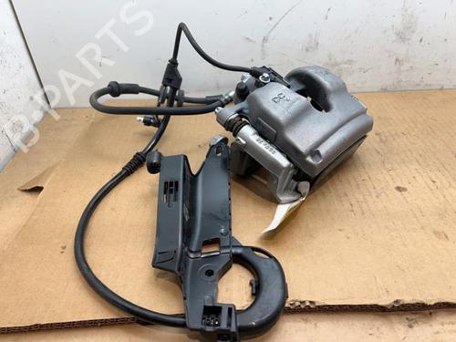Used Right front brake caliper Right front brake caliper MERCEDES-BENZ A-CLASS Saloon (V177) A 180 d (177.103) (116 hp) 38820416 38820416