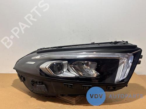 Faro destro MERCEDES-BENZ A-CLASS Saloon (V177) A 250 e (177.186) (218 hp) 30110775