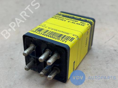 Used Electronic sensor MERCEDES-BENZ 124 Saloon (W124) 200 E (124.021) (118 hp) 29930373