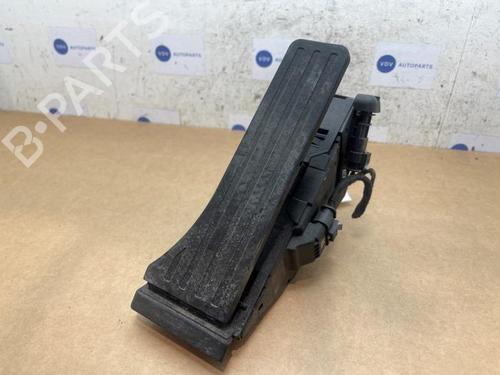 pedal-mercedes-benz-c-class-w206-2021-38830718 main image