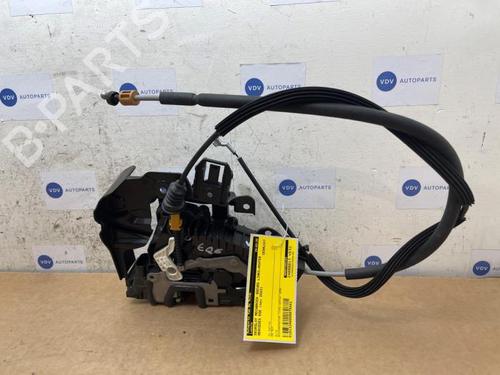 rear-left-lock-mercedes-benz-eqe-suv-x294-2022-38830447 main image