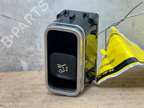 switch-mercedes-benz-glb-x247-2019-38818498 main image