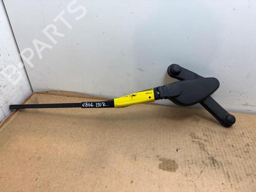Used Front windshield wiper arm MERCEDES-BENZ S-CLASS (W220, V220) S 320 (220.065, 220.165) (224 hp) 30644815