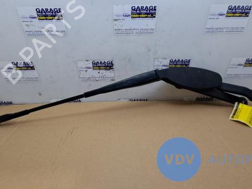 Used Front windshield wiper arm MERCEDES-BENZ C-CLASS (W205) C 180 (205.040, 205.140) (156 hp) 25958667