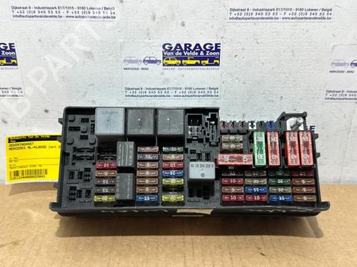 Used Fuse box Fuse box 38852386 38852386