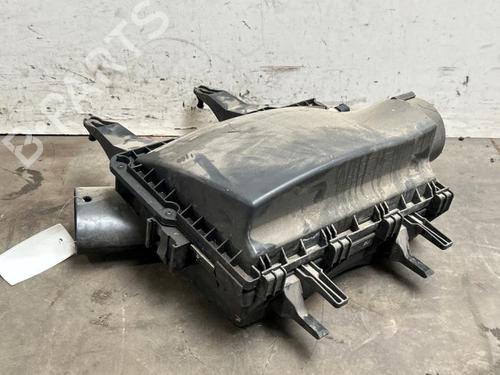 Used Air filter box Air filter box MERCEDES-BENZ SPRINTER 5-t Platform/Chassis (B906) 518 CDI (906.153, 906.155, 906.253, 906.255) (184 hp) 39698009 39698009