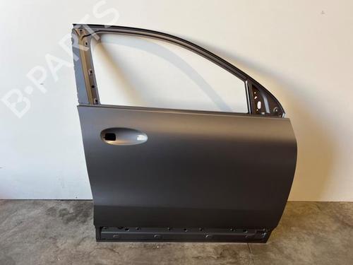 right-front-door-mercedes-benz-gla-h247-2020-38830058 main image