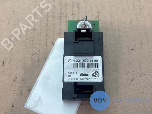 Used Antenna/Base MERCEDES-BENZ S-CLASS (W221, V221) S 250 CDI (221.003, 221.103) (204 hp) 26405480