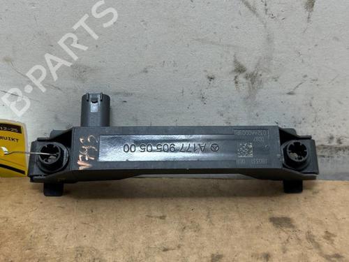 antennabase-mercedes-benz-gla-h247-2020-38821619 main image