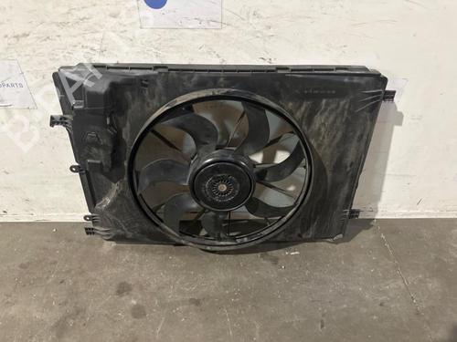 Used Radiator fan Radiator fan MERCEDES-BENZ GLA-CLASS (X156) GLA 180 (156.942) (122 hp) 38833485 38833485