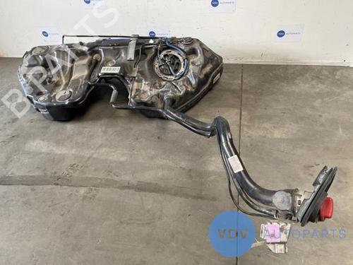 Used Fuel tank MERCEDES-BENZ C-CLASS (W205) C 200 BlueTEC / d (205.037) (136 hp) 25965797