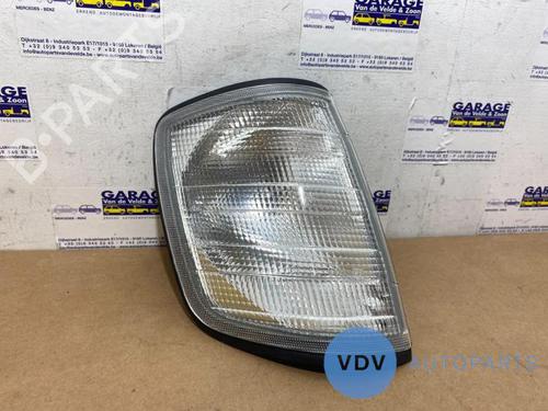 Used Right front indicator MERCEDES-BENZ 124 Saloon (W124) 200 (105 hp) 25951877