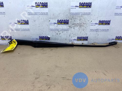 Used Front windshield wiper arm MERCEDES-BENZ M-CLASS (W163) ML 270 CDI (163.113) (163 hp) 25953180