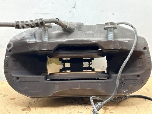 Right front brake caliper MERCEDES-BENZ C-CLASS T-MODEL (S206) C 300 e (206.254) | BP38822473M104 - Image 3