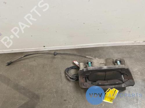 Used Right front brake caliper MERCEDES-BENZ V-CLASS (W447) V 250 BlueTEC / d 4-matic (447.811, 447.813, 447.815) (190 hp) 25948221