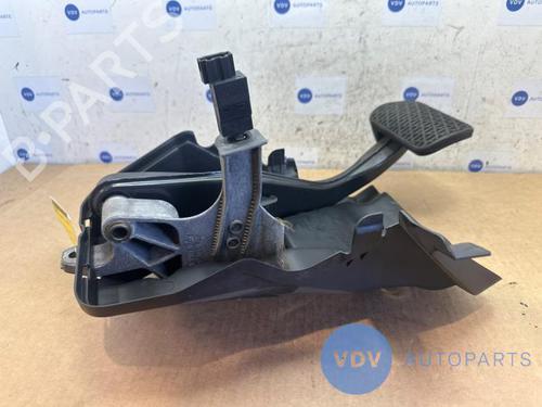 Used Break pedal MERCEDES-BENZ E-CLASS (W211) E 200 CDI (211.004) (102 hp) 25974358