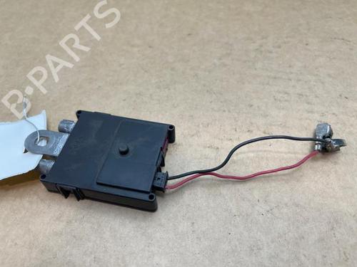 antennabase-mercedes-benz-m-class-w164-2005-2006-2007-2008-2009-2010-2011-2012-38831213 main image